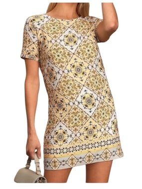Lulu's Yellow Tile-Print Short Shift Dress